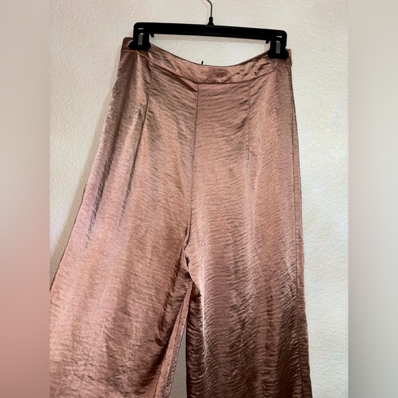 Nasty Gal light pink rose~ satin trousers/pants, brand new with tags, size 2 - Picture 3 of 6
